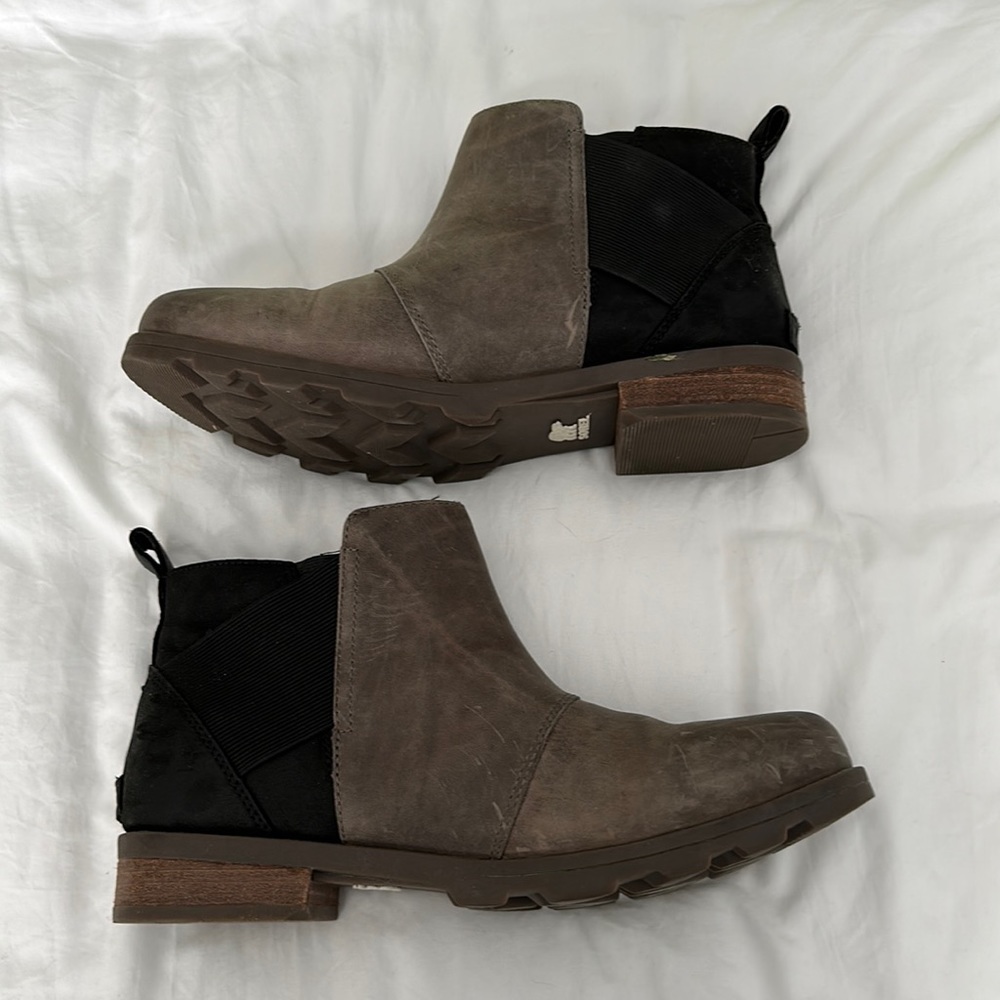 Sorel Chelsea Emelie Bootie Boots 10